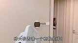 本想表演个拖鞋关灯