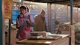 过年好：赵本山买鸡这段，据说导演组都笑趴了，就爱看老戏骨飙戏