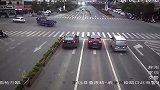 这是我见过最“牛”的见缝插针，要不是监控谁信