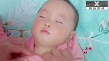 暖宝：虎爹你走就走吧，别打扰我睡美容觉！