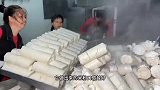福建大叔用传承400多年手艺做米粉，日做8000斤还经常不够卖！