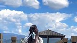 小姐姐穿汉服的样子真美，网友蓝天白云，晴空万里！