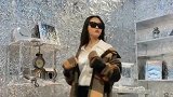 这么亮的房间，热不热？