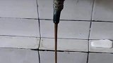 水龙头流出来的搞笑流沙水，请问这是流沙河里抽的水吗