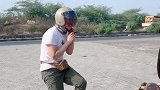 骑行的路上，脱了裤子外套，我就放飞自我了