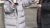还有谁想吃大牛手上的冰淇淋？