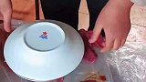 十三岁男孩给家人做一桌美食，一开盖把网友都惊到了