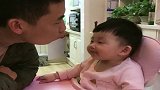 宝妈：眼前景象一旁拍视频的我看得心都暖化了