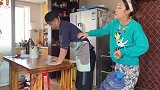 好心给媳妇帮忙，夫妻之间还能多点信任