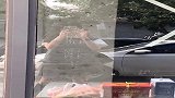 你已经长大了，可以代表家里独自去走亲戚了！