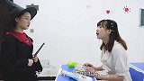奥特曼真人版：小小送的愿望盲盒，奥特曼用它变出手机和怪兽？