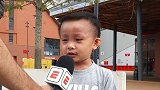 牛！香港6岁红军小球迷完整演唱《永不独行》 记者都惊了