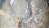 熬出奶白色的鲫鱼汤真的有诀窍，注意这两点，汤鲜味美