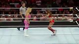 WWE-14年-RAW第1094期：女子单打赛 娜莉亚vs贝拉-花絮