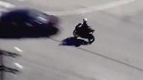 美国：摩托车时速飙到193公里 电视直播拍下恐怖事故