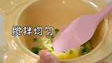 冰箱里吃剩的吐司拿出来做成酥酥脆脆的蒜香吐司，好吃到转圈圈
