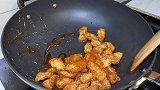 苹果别只用来煎饼，用半碗面粉试试这做法，香甜拉丝，出锅抢着吃