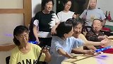 一家人都是表演戏精，王芳成功的把家人给带偏了
