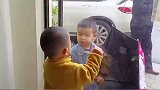 话还说不利索就开始干架，这气势绝对不输