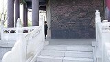 小伙打劫遇机智美女，打劫不成反被美女套路，结局太搞笑了