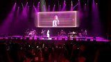 阎奕格身穿碎花裙子不显老气，演唱歌曲超好听