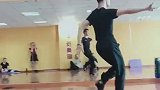 北京舞蹈学院小雷老师，恰恰恰大家再了解一下