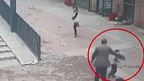 过分！4岁男童劝老人别逃票被打