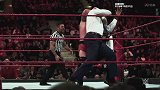WWE-17年-慢镜头看比赛：萨摩亚乔回归轻取阿波罗-专题
