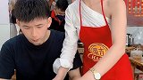 餐馆偶遇前男友，我的做法简直太解气了！
