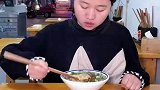 在外面吃饭和女朋友吵架