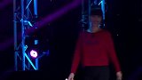妈妈和女儿登台演唱《姐妹》，来舞台目的竟是征婚丨妈妈咪呀