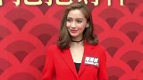 力破婚变传闻？baby穿黄晓明情侣款上衣现身心情好