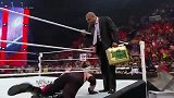 WWE-14年-RAW第1101期：罗林斯欲使用公文包合约被阻-花絮
