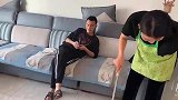 懦弱妻子不堪忍受刚离婚，家婆不知情逼她洗脚，妻子端盆泼她一脸