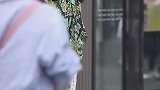 小姐姐这件蛇纹宽松连衣裙，让娇小的身材也有女王的气势