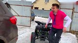 趣味游戏：搞怪大叔修理故障的小汽车