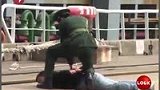 江苏举行迎世博反恐演练 警方狙击手出击制服歹徒-4月5日