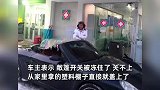 男子鹅毛大雪中开敞篷保时捷，零下20度头顶破塑料布狂飙：冻到打吊瓶