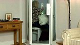 家用迷你小电梯，比楼梯占用空间少，老人再不用为上下楼而烦恼