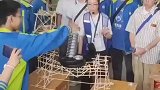 学生在课堂上的造桥大赛有多厉害，仅用简单的材料就做出超能承重的桥梁
