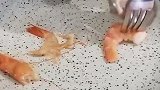 不用手扒虾的优雅吃法，你学废了吗