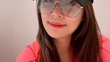 林心如删与霍建华自拍照 近日，有网友发现林心如删了本月6日分享在社交平台上的与霍建华的亲密自拍照