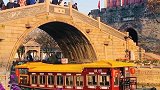 金阊门外枫桥路，万家月色迷烟雾。