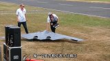 试飞B2轰炸机模型，安装喷气发动机，没想真能飞