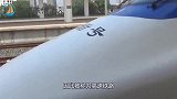 印度土豪骄傲问中国游客：我们高铁时速200公里，你们行吗？