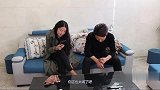 丈夫每天出去打牌，妻子偷偷跟踪发现真相，结局感人
