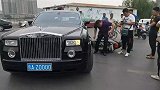 车子停在家门口，第二天被通知撞死人，车主一脸茫然