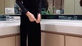 吊带连衣裙，小姐姐穿出了优雅高贵的气息