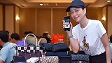 名牌包包+苹果手机！美女经理组织抽奖活动庆祝泰国队闯入决赛
