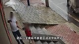 男子酒后拖拽6岁女童进小巷，掏红包、烟贿赂报警大叔，警方通报